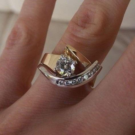 ROSALIE | ELEGANT VINTAGE GOLD AND SILVER RING